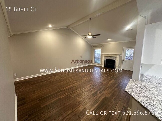 Building Photo - 15 Brett Ct