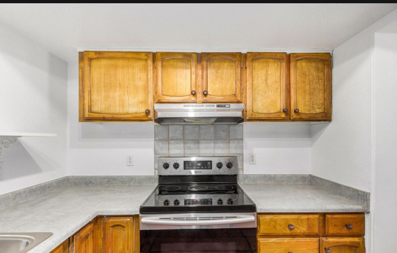 Building Photo - 4482 W Palmaire Ave