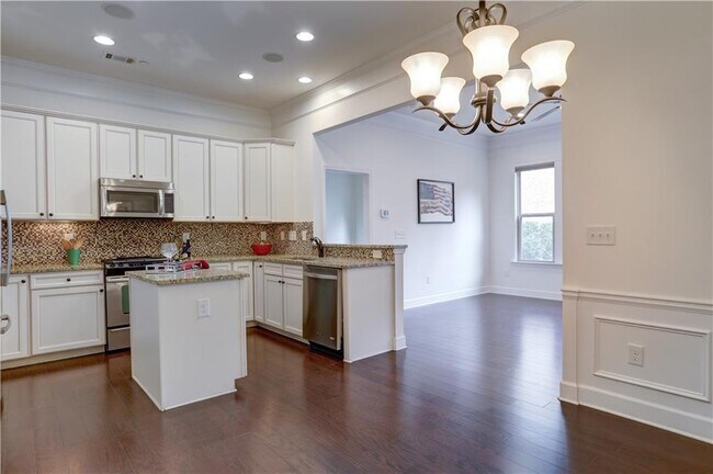 Building Photo - 104 Wellington Trce