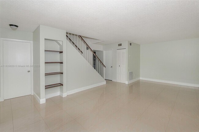 Building Photo - 6455 SW 116th Pl