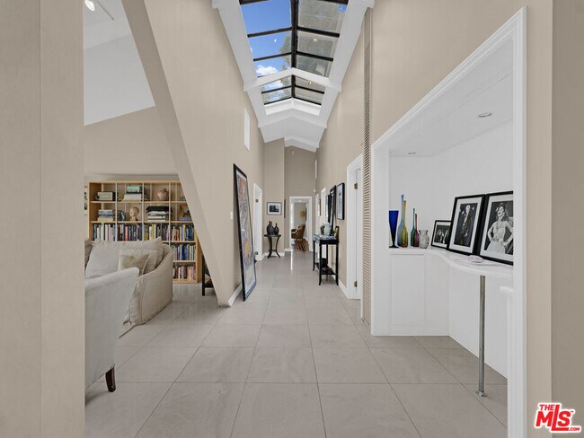 Building Photo - 3835 Sapphire Dr