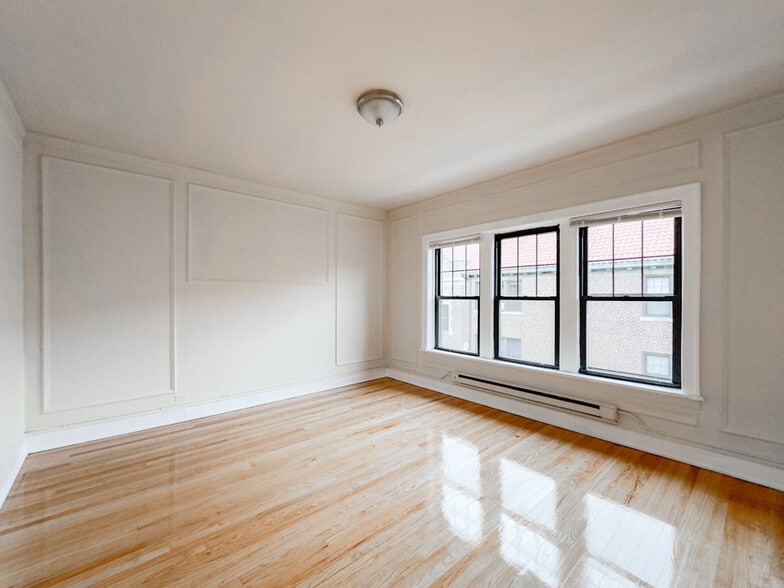 Building Photo - 1320 Oak Ave