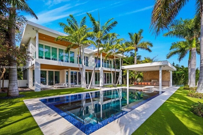 Building Photo - 3465 Meridian Ave