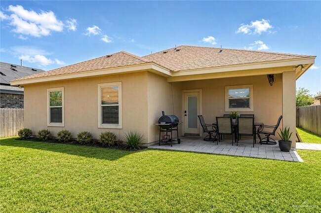Building Photo - 2912 Fuerte Ave