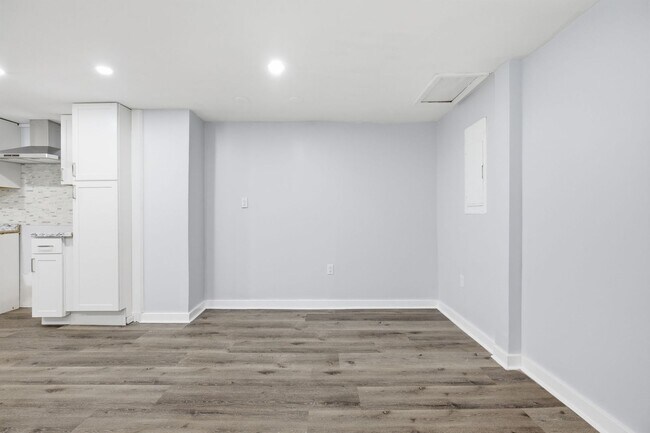 Building Photo - West Nashville Rental