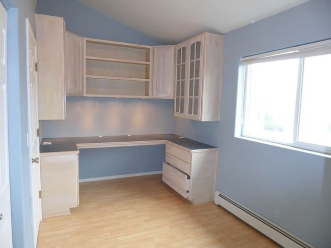 Building Photo - Pet Friendly Attached Home w/ Fenced in Yard in the valley!