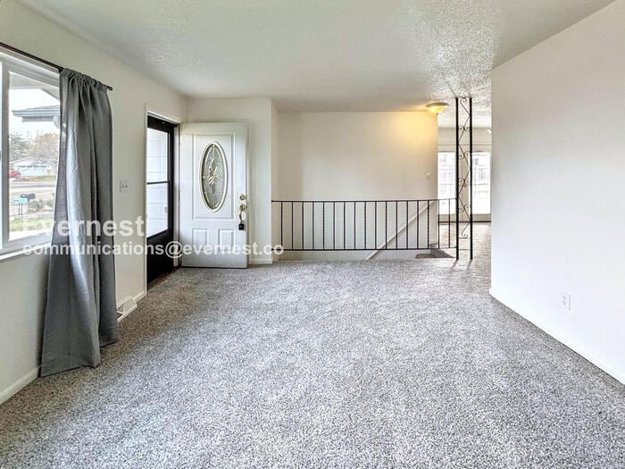 Building Photo - 739 43rd Ave