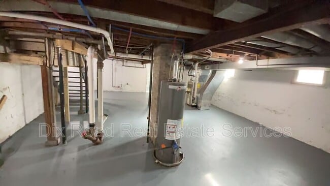 Building Photo - 1303 Kumler Ave