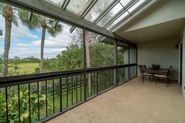 Building Photo - 11355 Pond View Dr