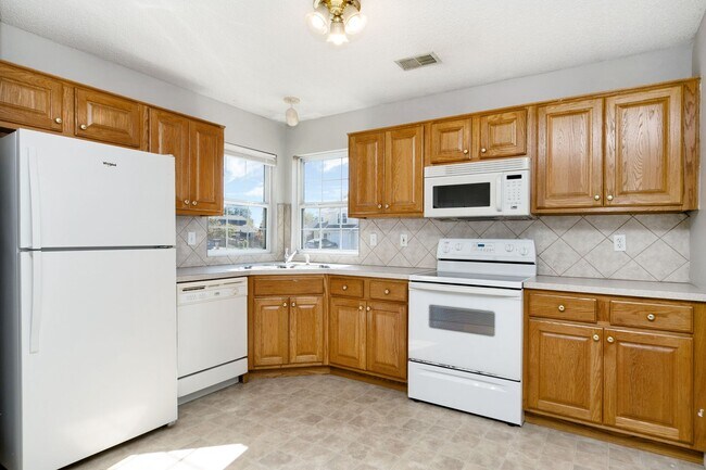 Building Photo - 608 Goodrich Dr