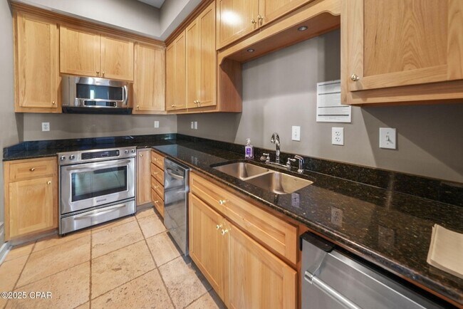 Building Photo - 408 Savannah Park Way