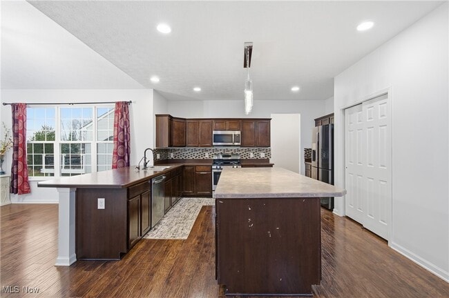 Building Photo - 12120 Edgehill Oval