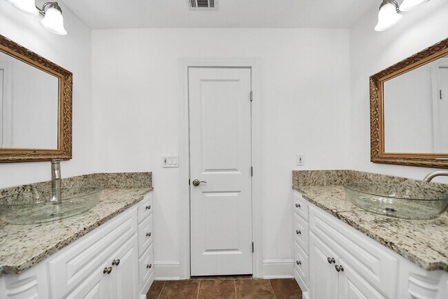 Building Photo - 4126 Pecan Bend Dr