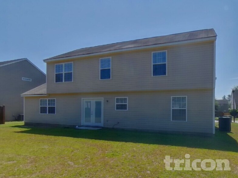 Building Photo - 732 Elderberry Ln