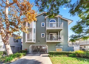 Building Photo - 1066 Coronado Ave