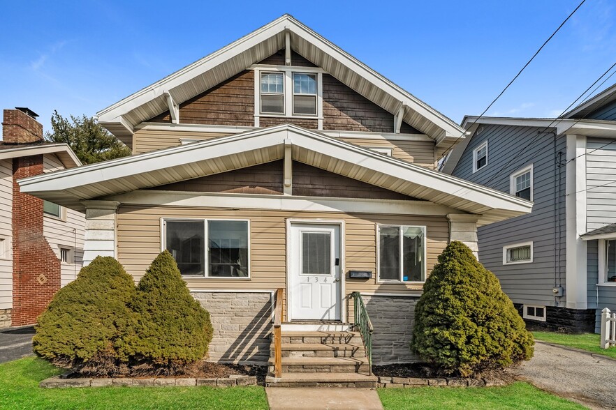 Building Photo - 134 Maplehurst Ave