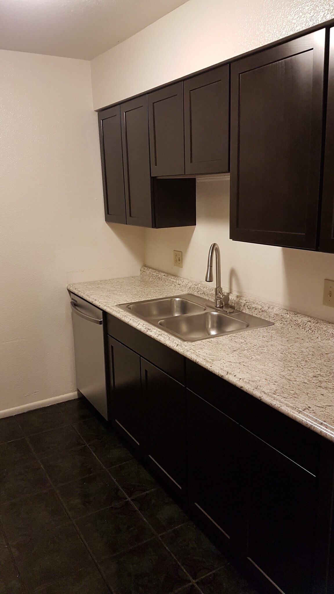 Building Photo - 2720 N Salem