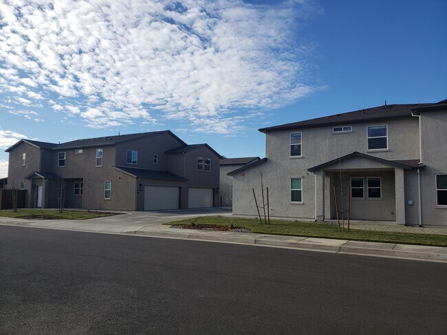Building Photo - 6490 Riverway Ln
