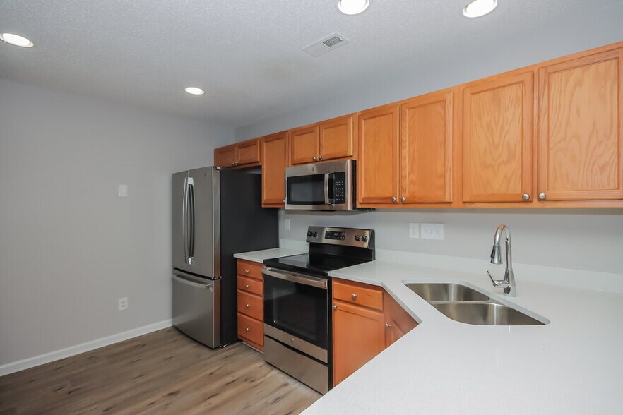 Building Photo - 8042 Christmas Ct