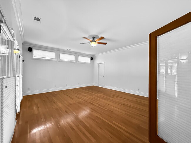 Building Photo - Charming 4 beds 4 baths in Austin!