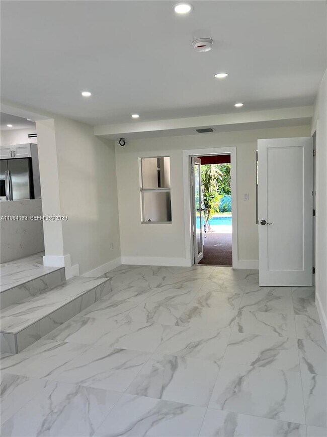 Building Photo - 5970 SW 46th St