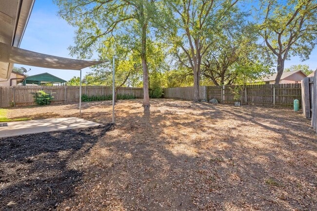 Building Photo - 3930 Leafield Dr