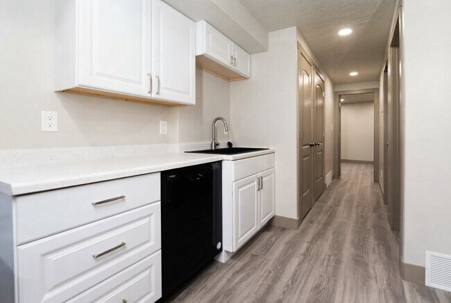 Building Photo - 110 W 930 N