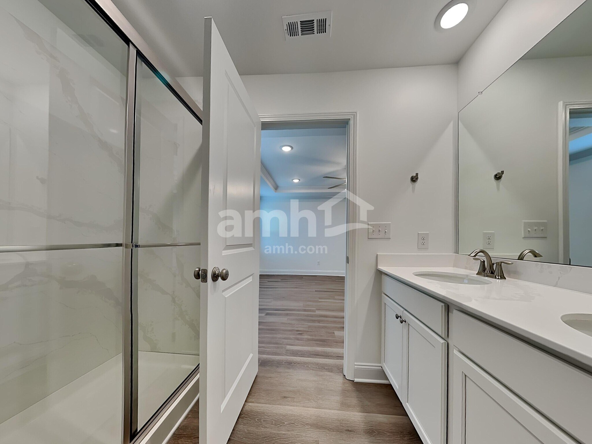 Building Photo - 301 Sharpe Ct