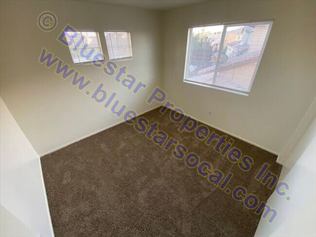 Building Photo - Home in VICTORVILLE! 4bd/2.5ba