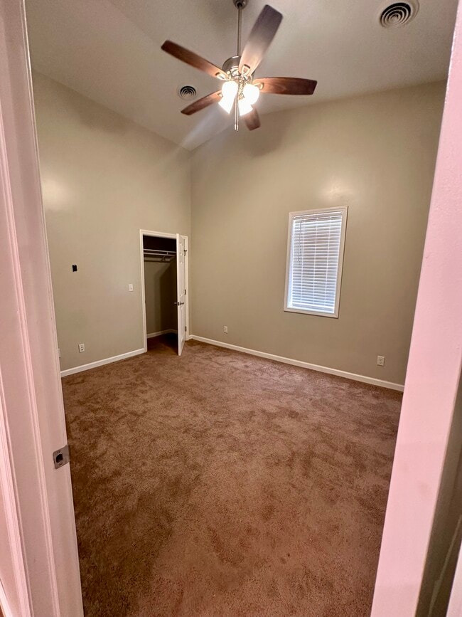 Building Photo - 127a Schroyers Ln
