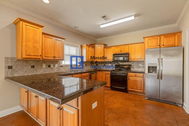 Building Photo - Beautiful 3 bedroom, 2 bathroom house in B...