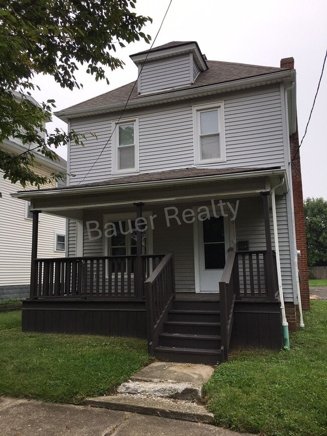 Building Photo - Two Bedroom, 1 1/2 Baths