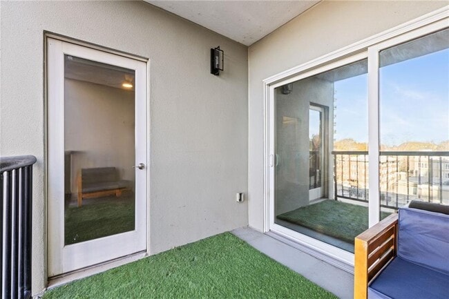 Building Photo - 275 13th St NE