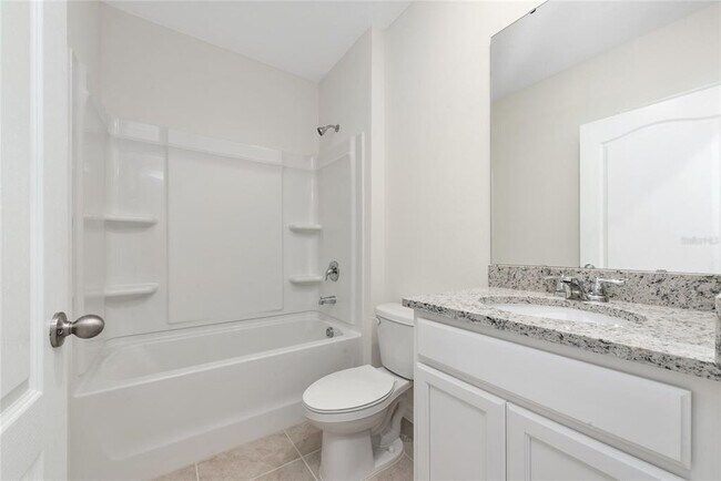 Building Photo - 804 Silver Palm Dr