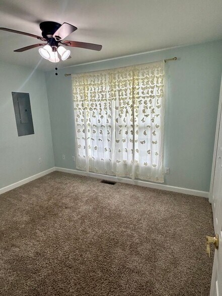 Building Photo - 4751 Piper Ln
