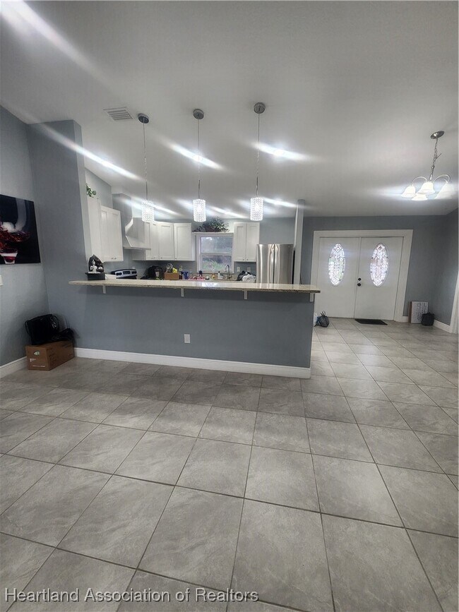 Building Photo - 2913 W Kevin Rd