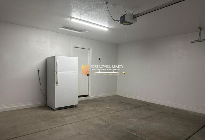 Building Photo - 1401 S 228th Ln