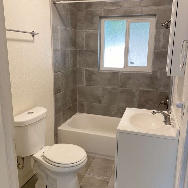 Building Photo - 1036 Neal Rd