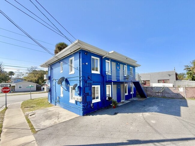 Building Photo - 551 N Ridgewood Ave