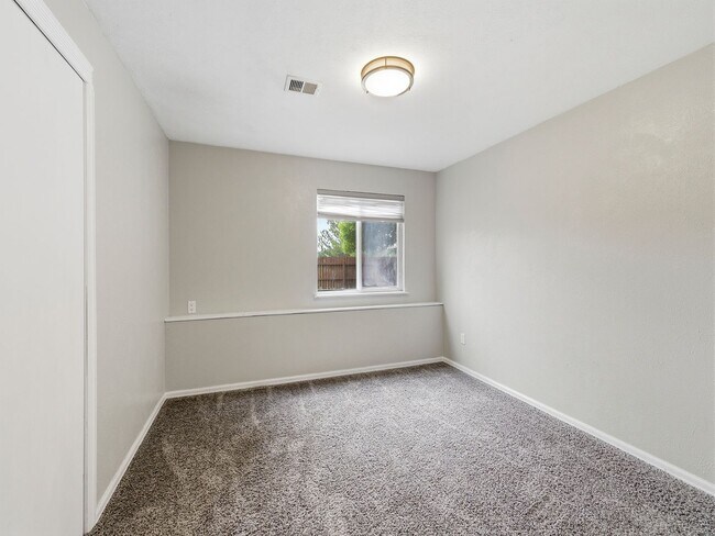 Building Photo - 3106 Sharps St