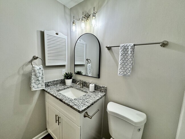 Building Photo - COMPLETELY Updated & Ready 08-21-26!! Sparkling Community Pool - Pet Friendly - Fenced Backyard!