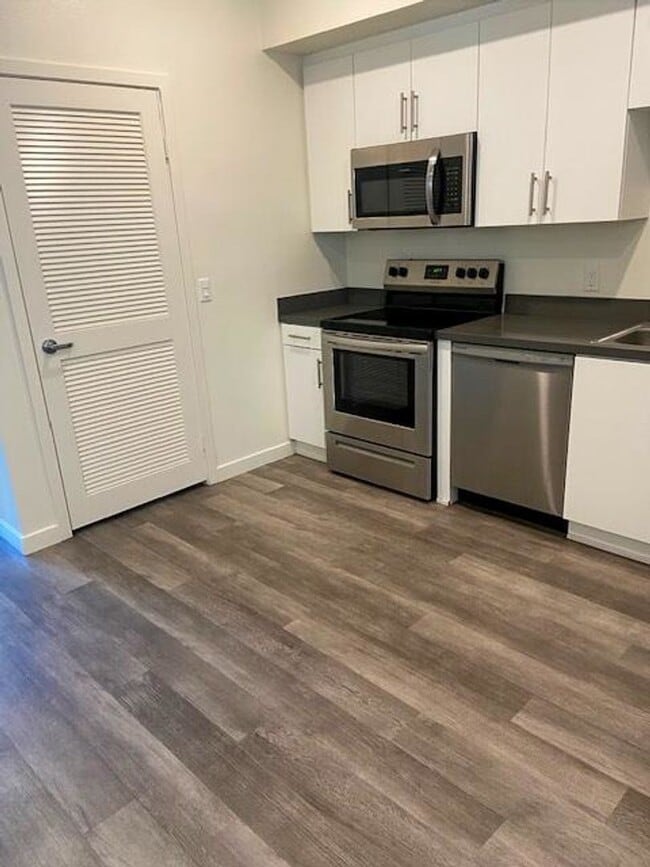 Interior Photo - 3500 Chesapeake