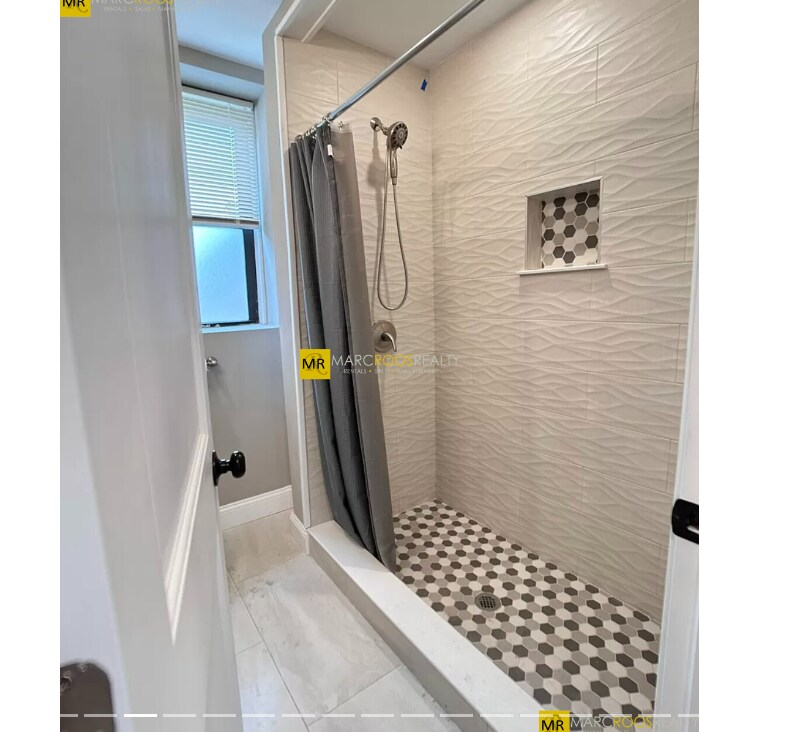 Building Photo - 1914 Beacon St