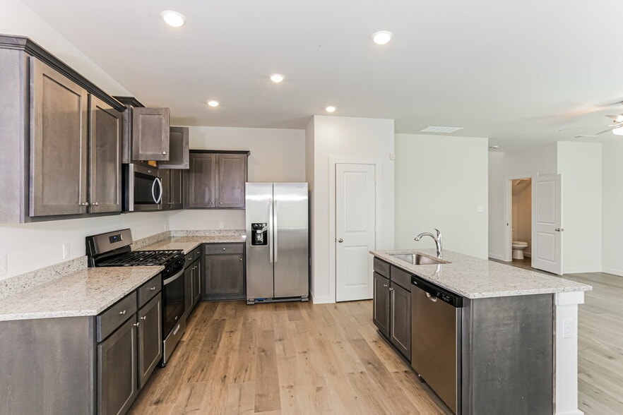 Building Photo - 422 Watson Ct