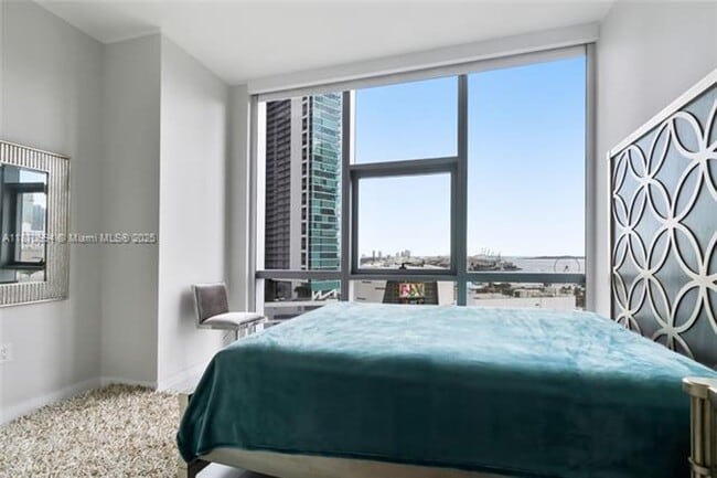 Building Photo - 851 NE 1st Ave