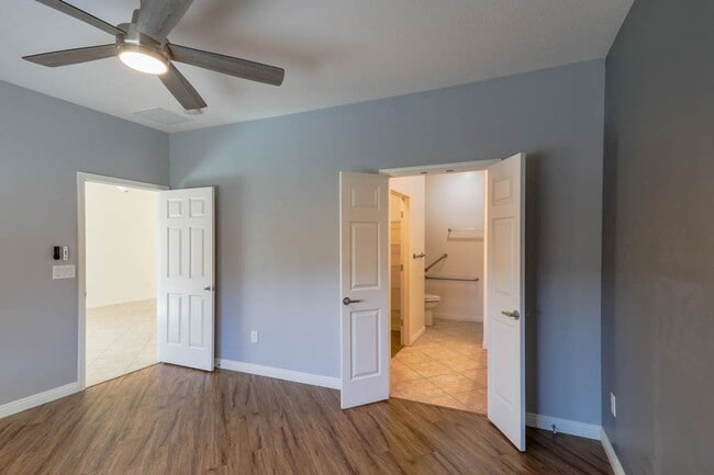 Building Photo - 55+, Age Restricted, 2 Bed, 2 Bath, Single...