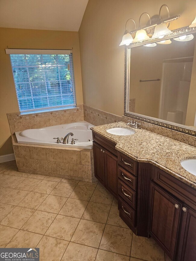 Building Photo - 9376 Carnes Crossing Cir