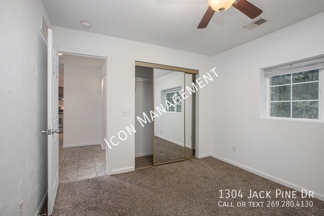 Building Photo - 1304 Jack Pine Way