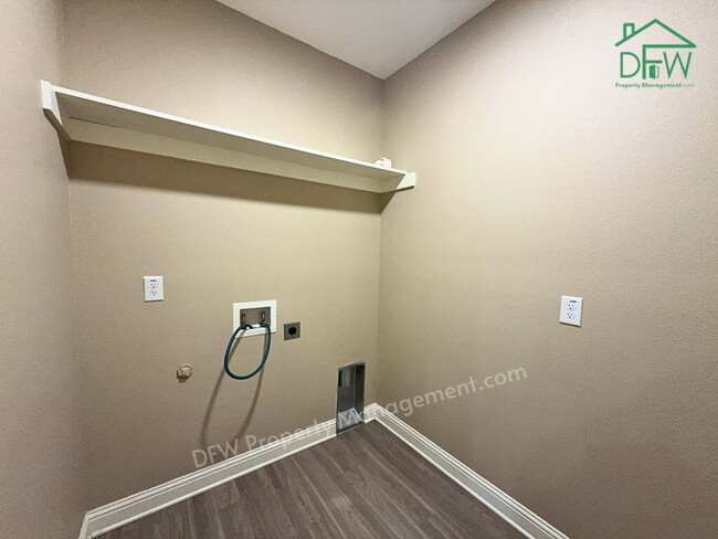 Building Photo - Spacious 4-Bedroom Corner Home - 2-Car Garage, Fenced Yard