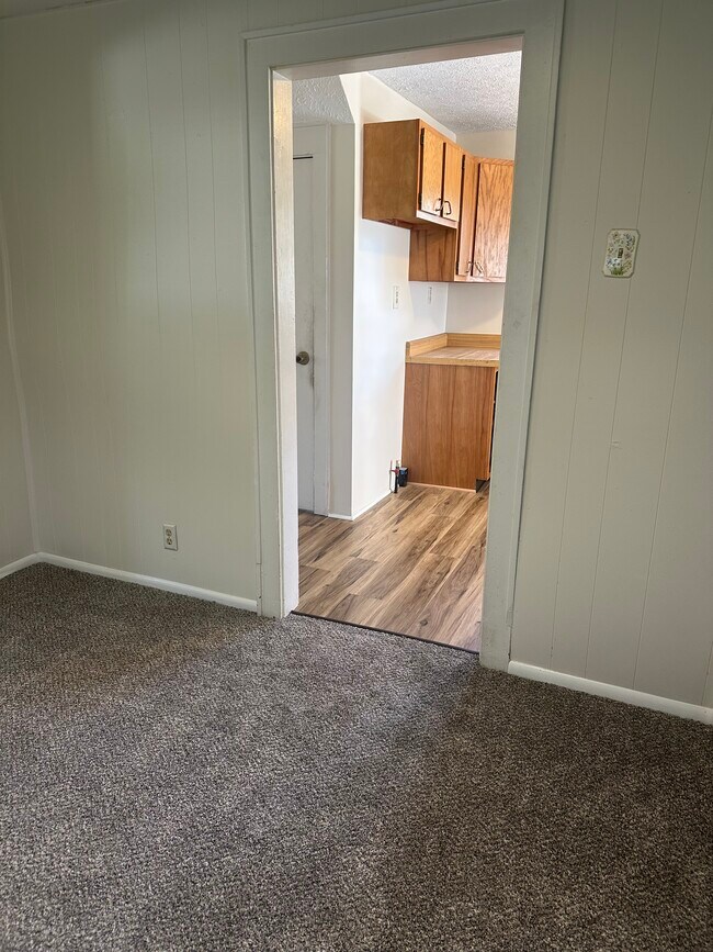 Building Photo - 134 Norwood St